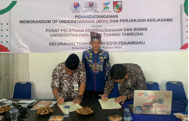 Universitas Pahlawan Menandatangani MOU dengan Kelurahan Tuah Madani untuk Mendorong Peran UMKM Perempuan dalam Ekonomi Indonesia