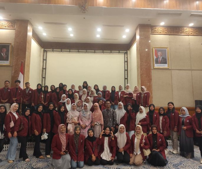 Mahasiswa Gizi Universitas Pahlawan Ikuti Kegiatan Table Manner Bersama RNC