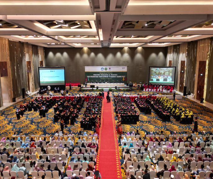 Wisuda 2025 Universitas Pahlawan: Merayakan Prestasi, Mengutamakan Kepedulian