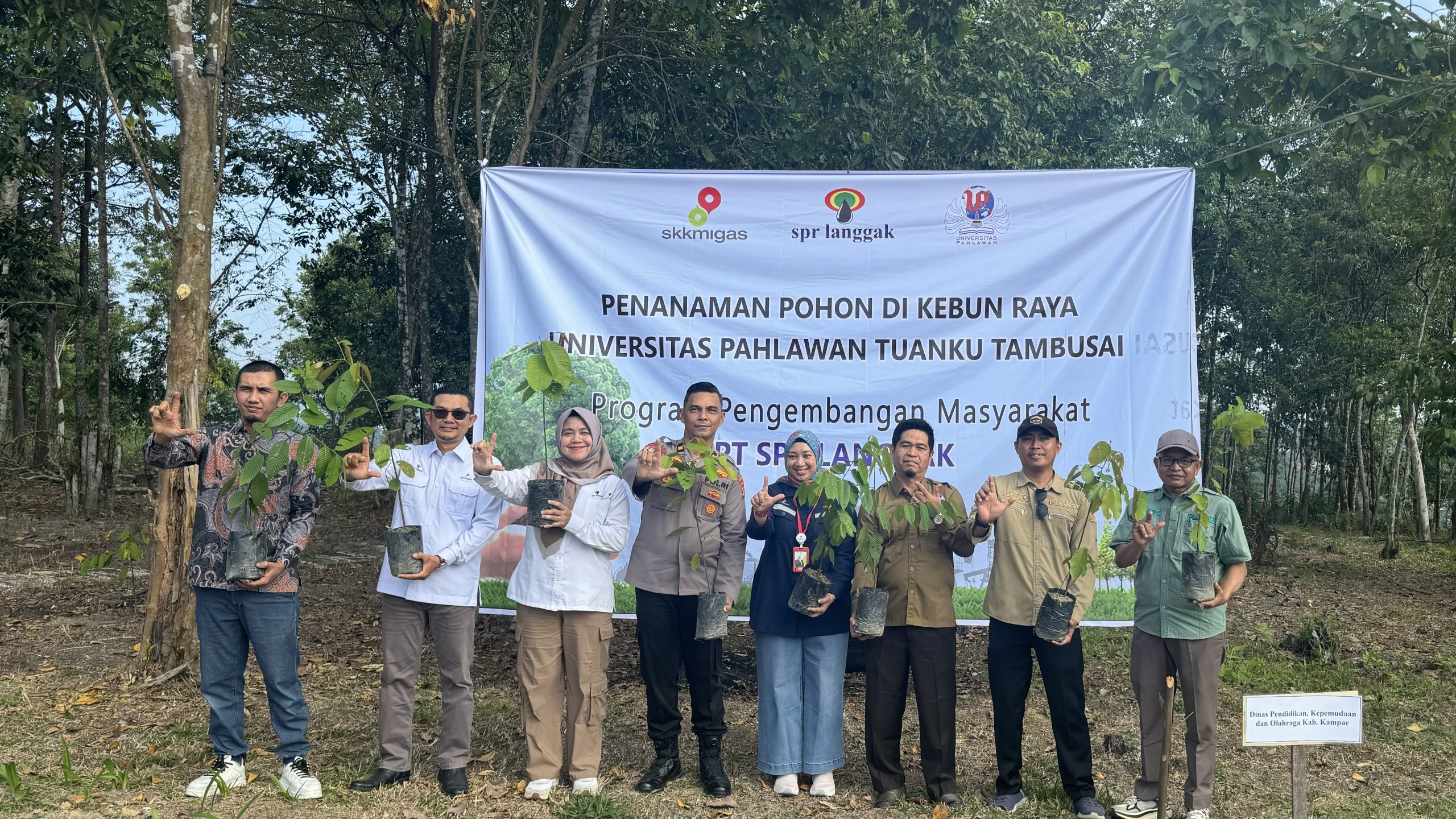 Rektor UP Sambut Sosialisasi Hulu Migas dan Program Penghijauan PT SPR Langgak