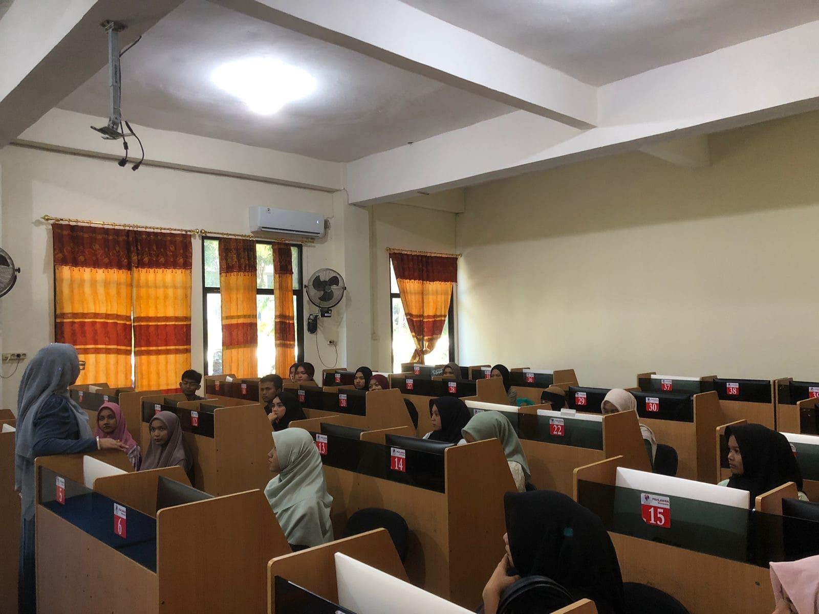 Pusat Bahasa UP Gelar English for Communication bagi Mahasiswa Baru