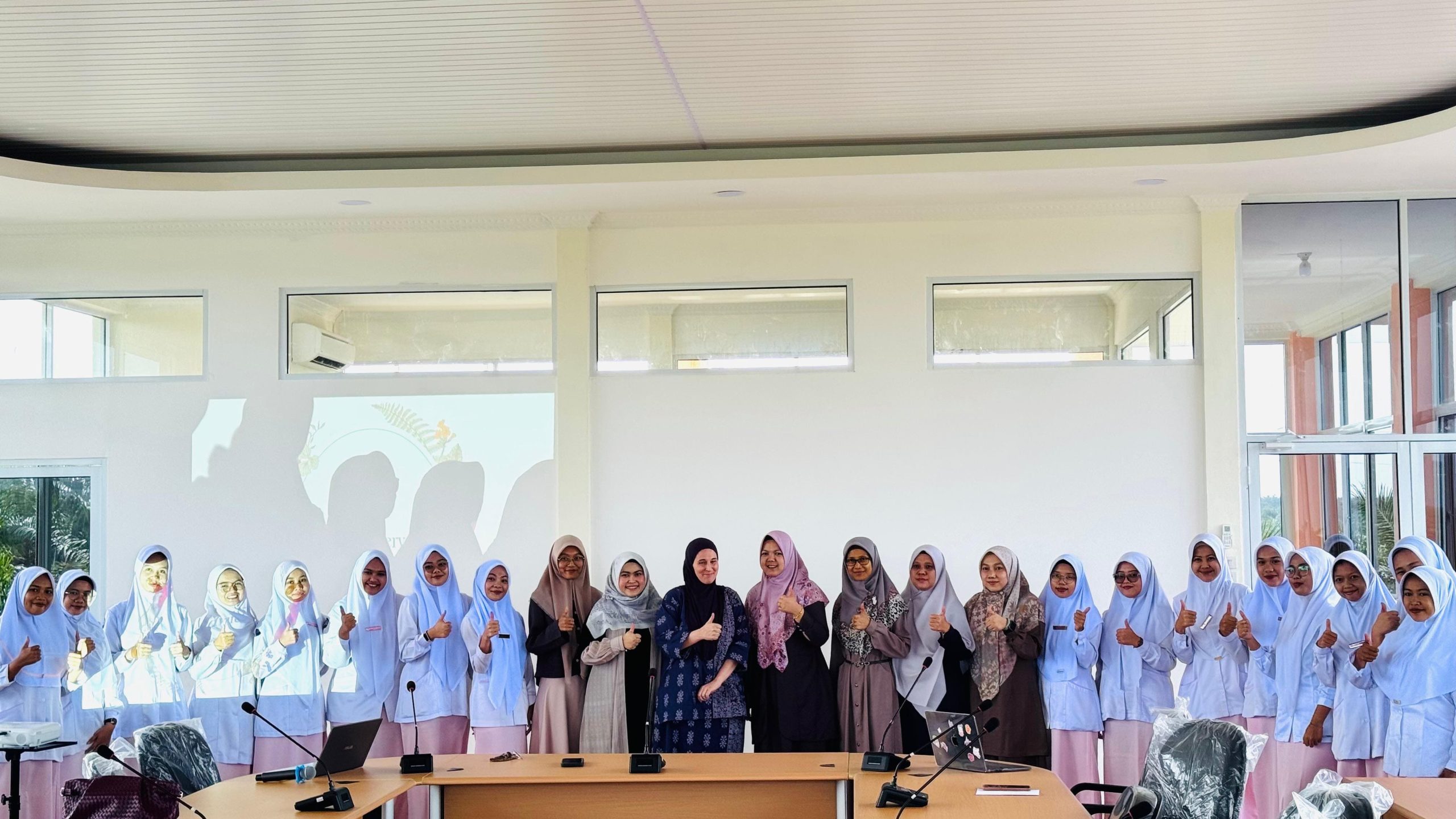 Prodi S1 Kebidanan Universitas Pahlawan Gelar Kegiatan Internasional Midwifery in Practice with Erin